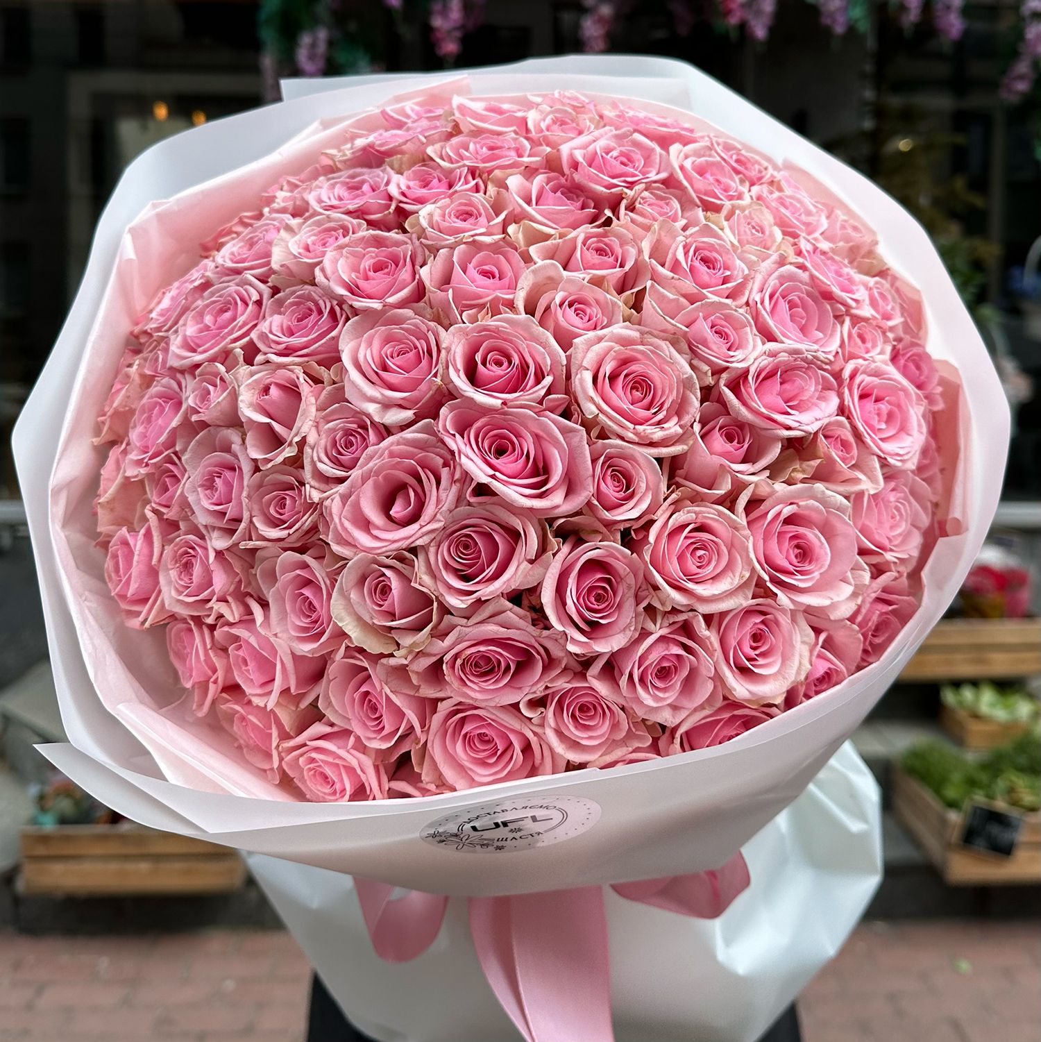 Bouquet 101 pink roses Kenia