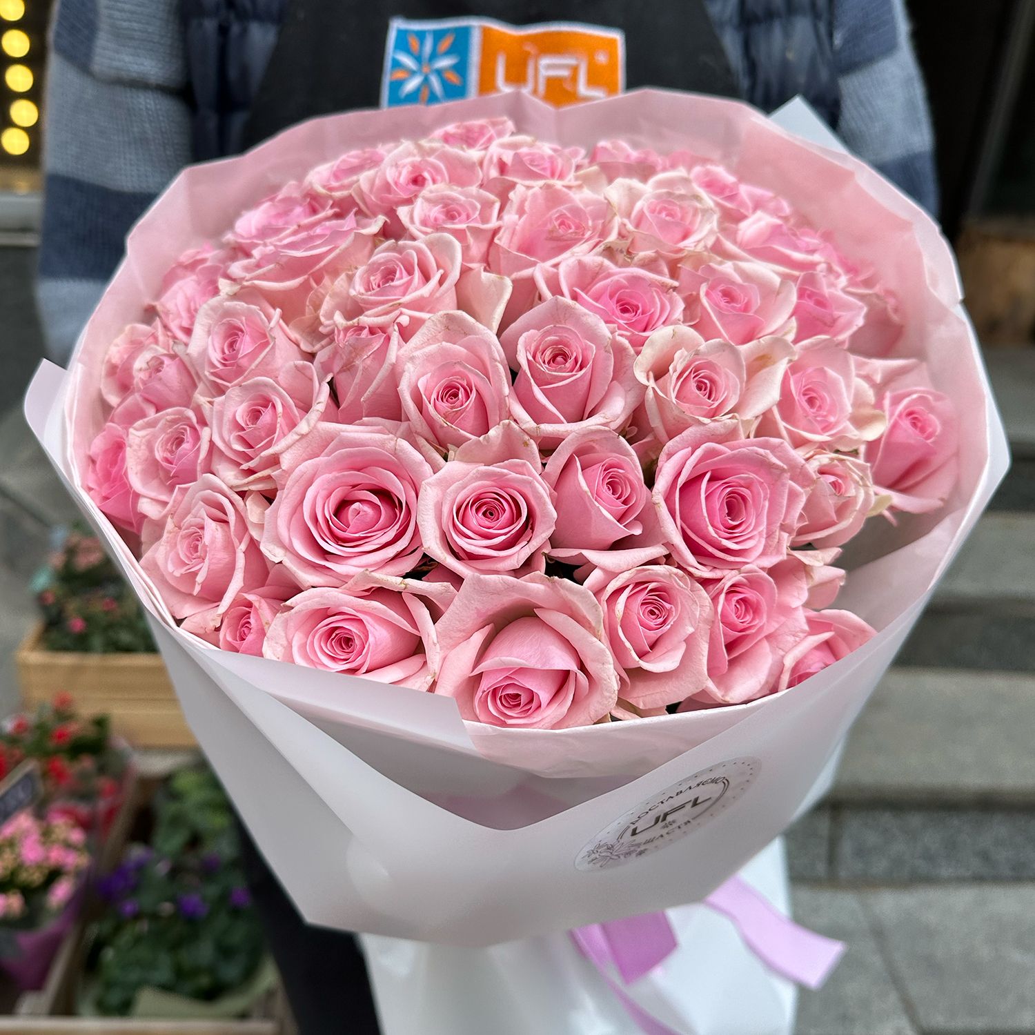 Bouquet 51 pink roses Kenia