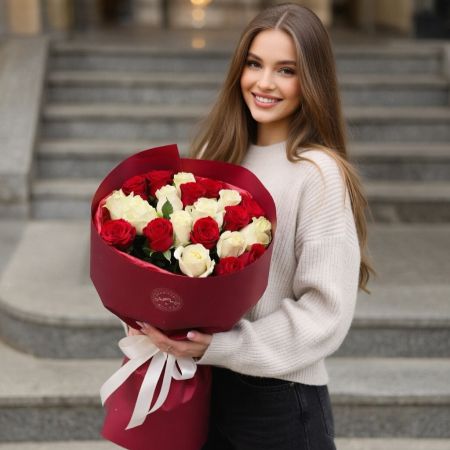 Bouquet 21 red and white roses