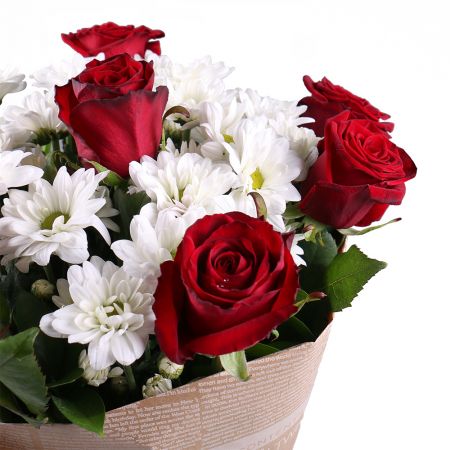 white spray chrysanthemum, red rose (7 pcs.), packaging, ribbon