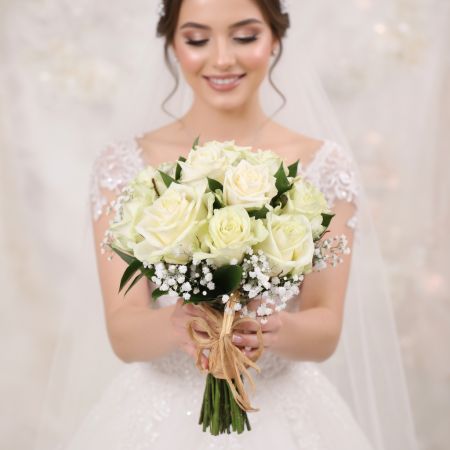Bouquet Winter touch white roses 13pcs