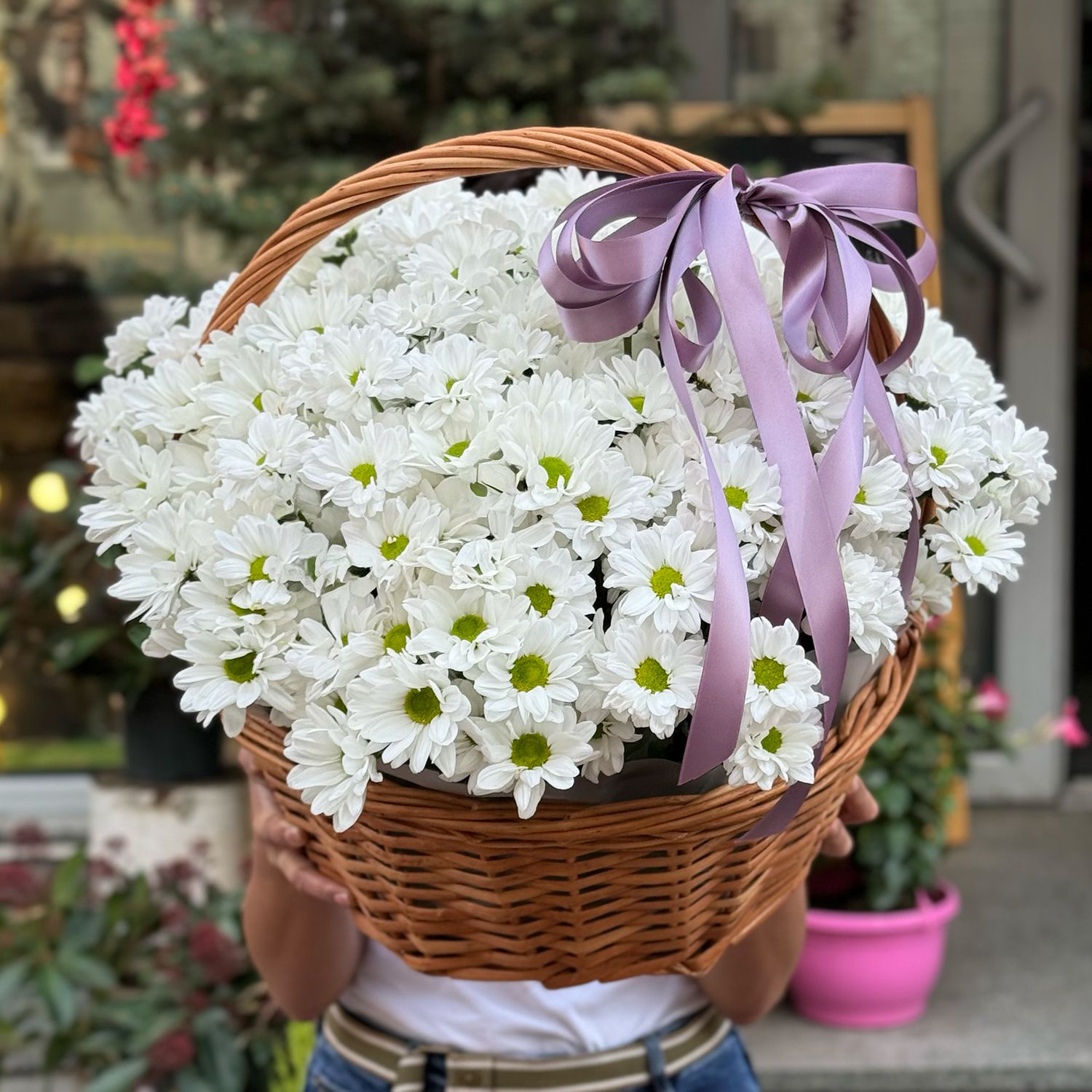 greens, basket m, oasis, white spray chrysanthemum (25 pcs.), packaging, ribbon