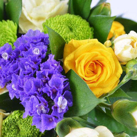 Raffaello candies, statice, spray rose, spray chrysanthemum, eustoma, mini deco, packaging, ribbon