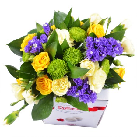 Raffaello candies, statice, spray rose, spray chrysanthemum, eustoma, mini deco, packaging, ribbon